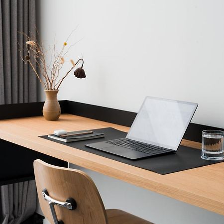 Ebb-Dunedin Exterior photo A desk pad