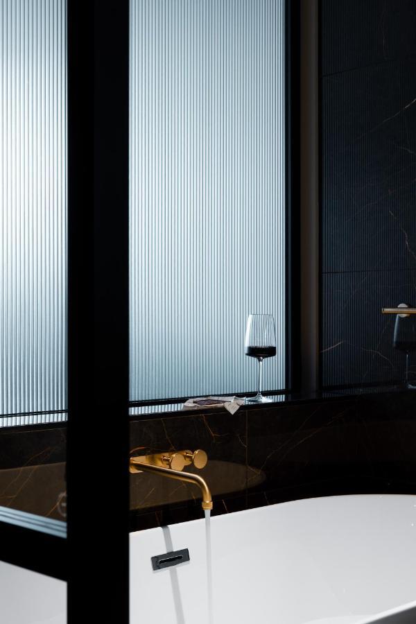 Ebb-Dunedin Exterior photo A glass of wine